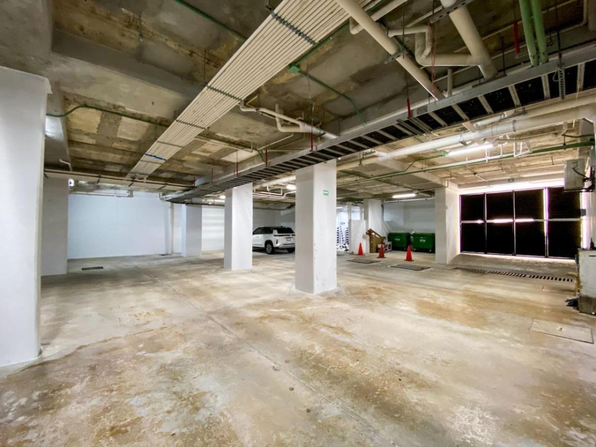 Elegant Downtown With Pool Gym Steps To Apartamento