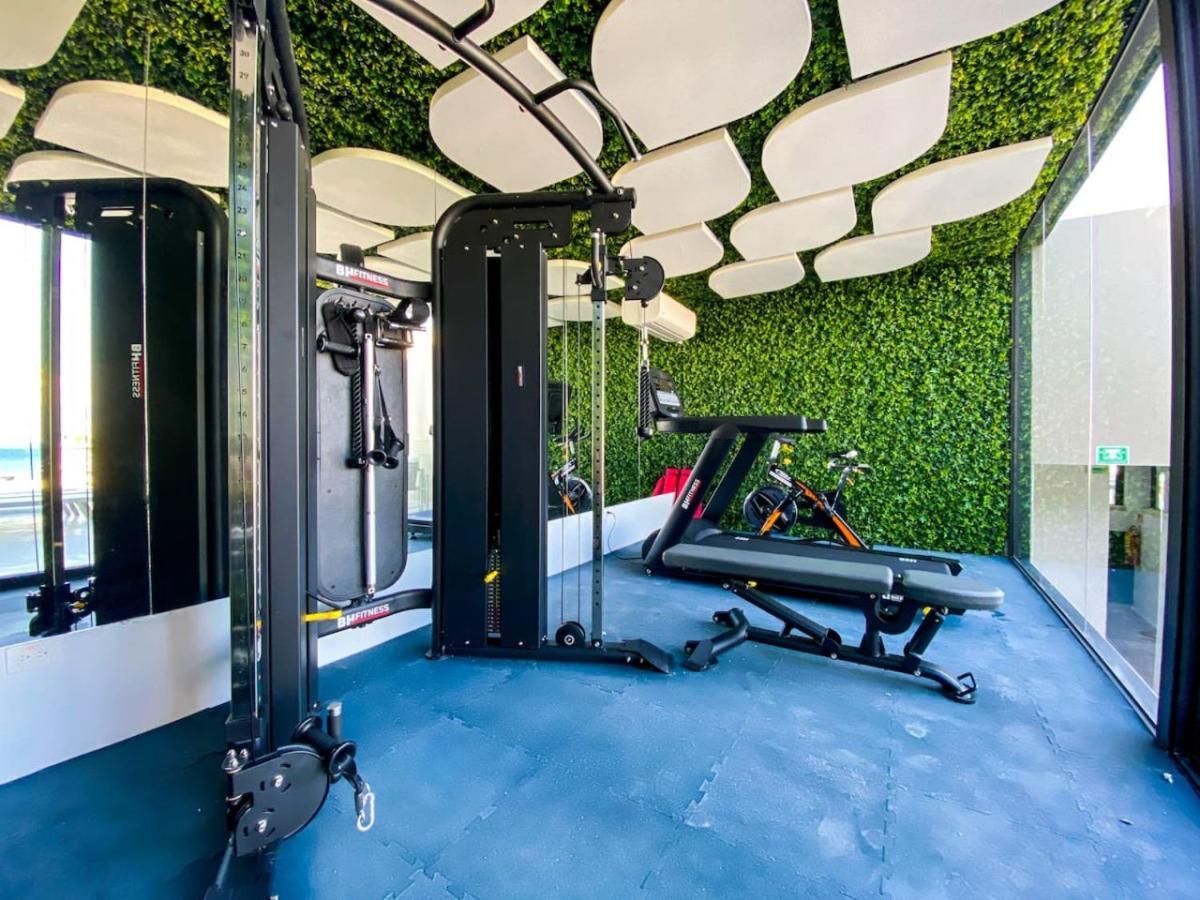 Apartamento Elegant Downtown With Pool Gym Steps To
